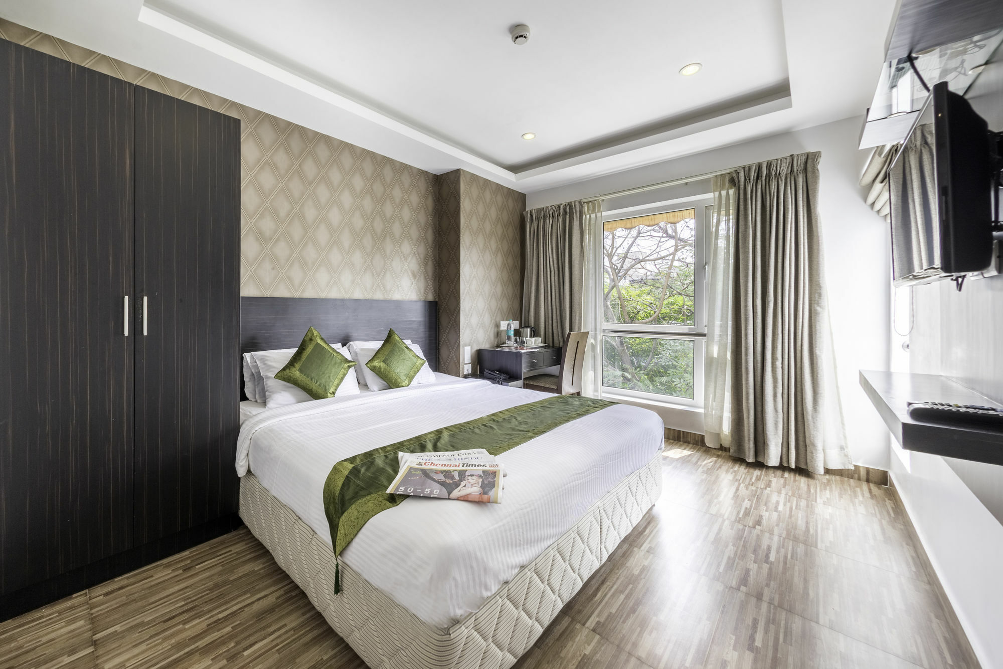 Treebo Trend J'S Five Two Boutique Hotel Ченай Екстериор снимка