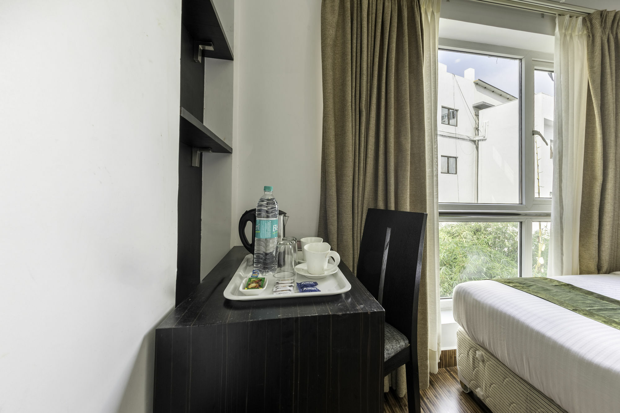 Treebo Trend J'S Five Two Boutique Hotel Ченай Екстериор снимка